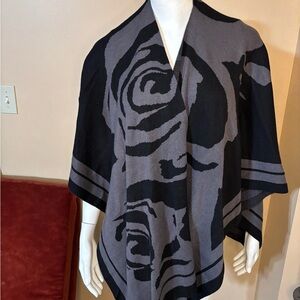 Ming Wang Black and Gray Textured Shawl
